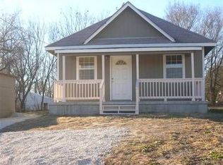 23407 Woodend Rd, Tonganoxie, KS 66086