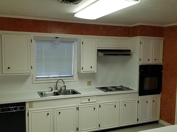 3rd image of 3246 Woodlawn Dr