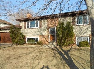 4310 Beaver Dam Rd, Eagan, MN 55122