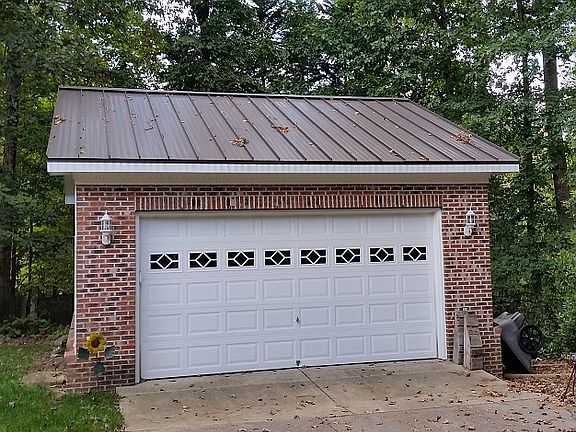 Detached Garage - 2017