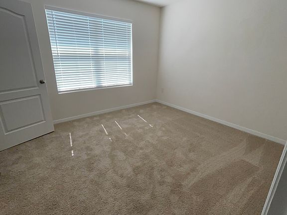 4th image of 5585 Winona Dr