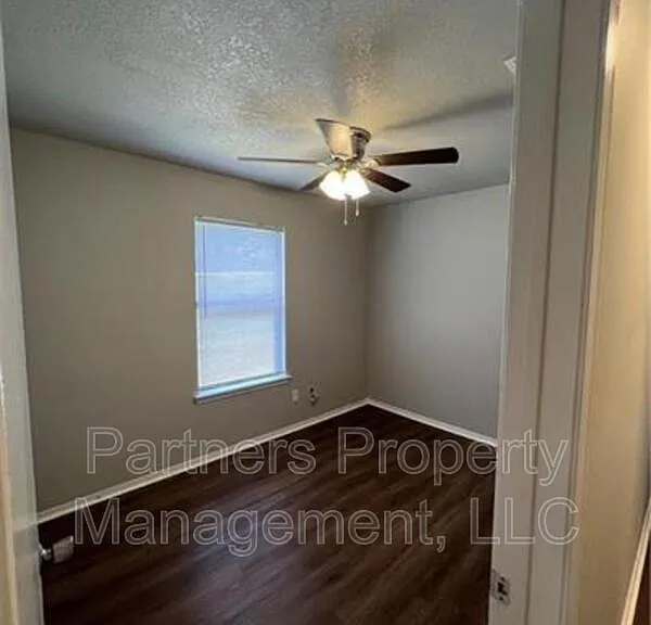5702 Sara St #A — Photo 14