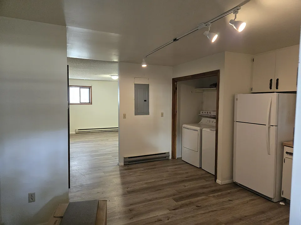 418 W Babcock St #B