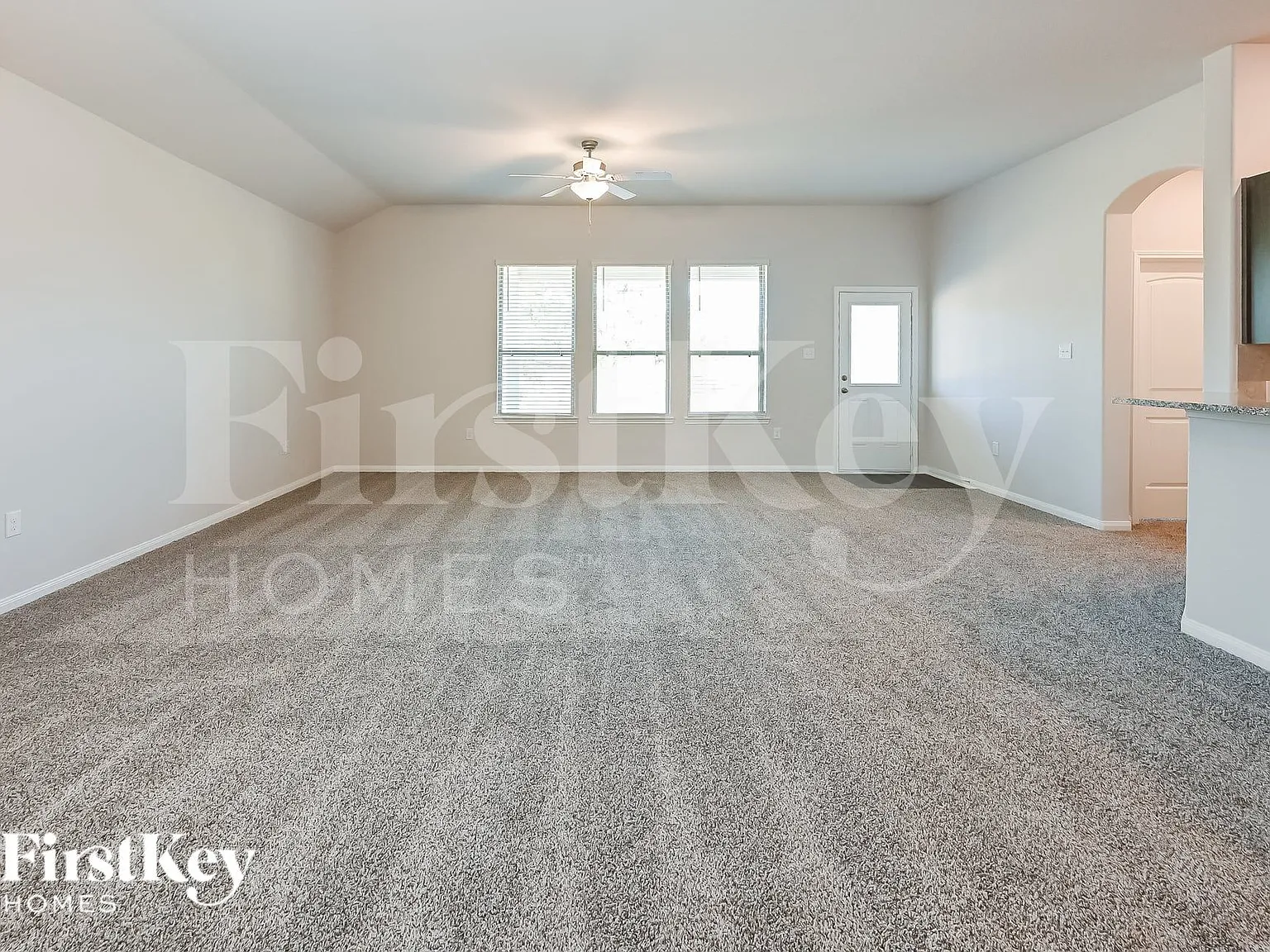 4 bed, 2.0 bath, 1845 sqft, $2,215 — Photo 2