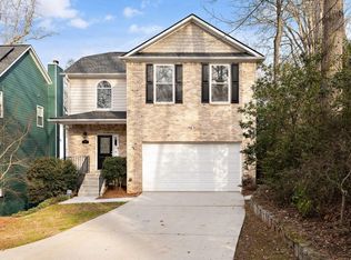 827 McLendon Dr, Scottdale, GA 30079