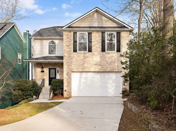 827 McLendon Dr, Scottdale, GA 30079