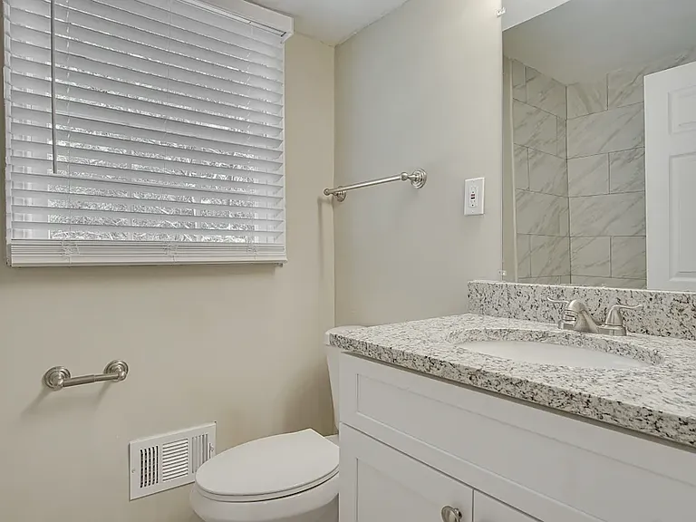 2416 Wood Hill Ln — Photo 2
