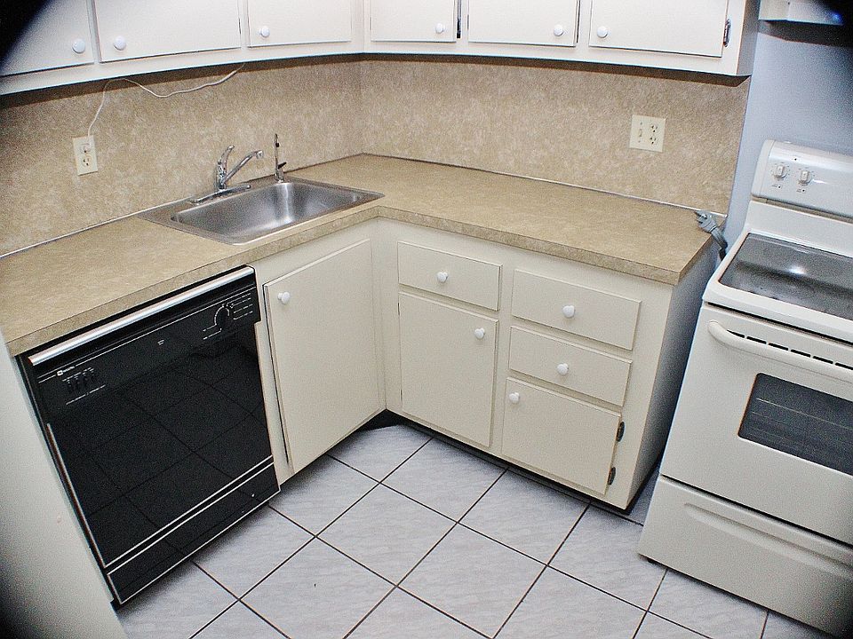 1st image of 6190 Woodlands Blvd APT 203