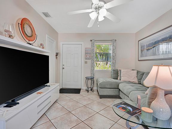 4th image of 3024 Clyde Road