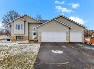 25825 106th St NW, Zimmerman, MN 55398