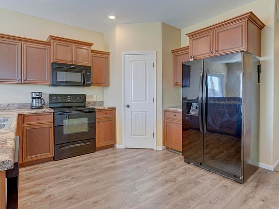 5th image of 22031 71st Rd