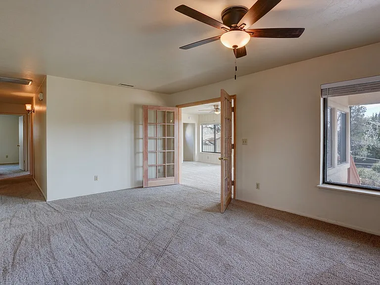 585 Mosher Ln — Photo 13
