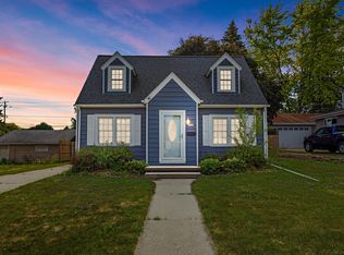 1142 N 8th Ave, West Bend, WI 53090