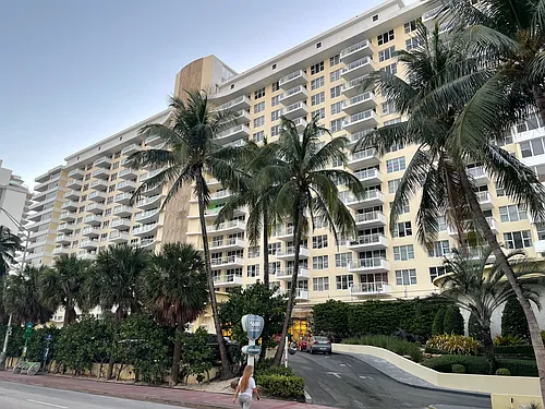 5600 Collins Ave Photo 1