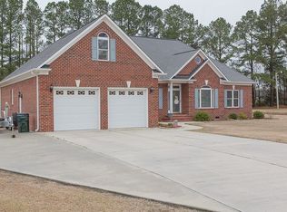 2955 Fox Run Cir, Kinston, NC 28504