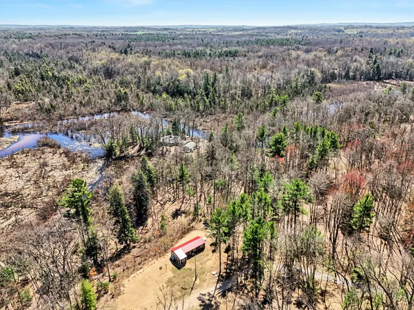 7364 N Northern Dr, Pentwater, MI 49449