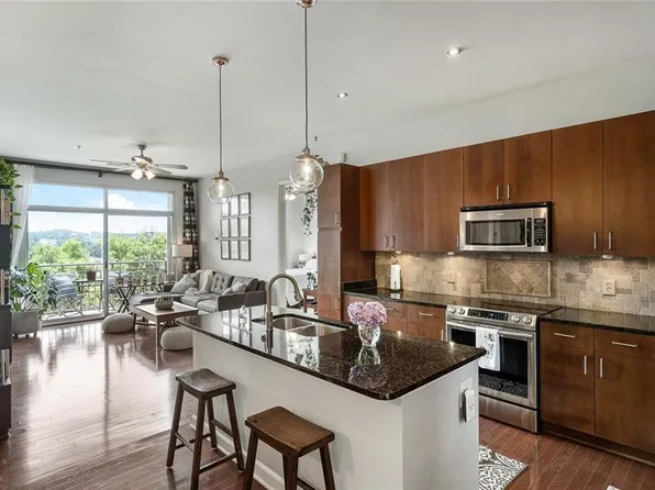 711 Cosmopolitan Dr, Atlanta, GA 30324