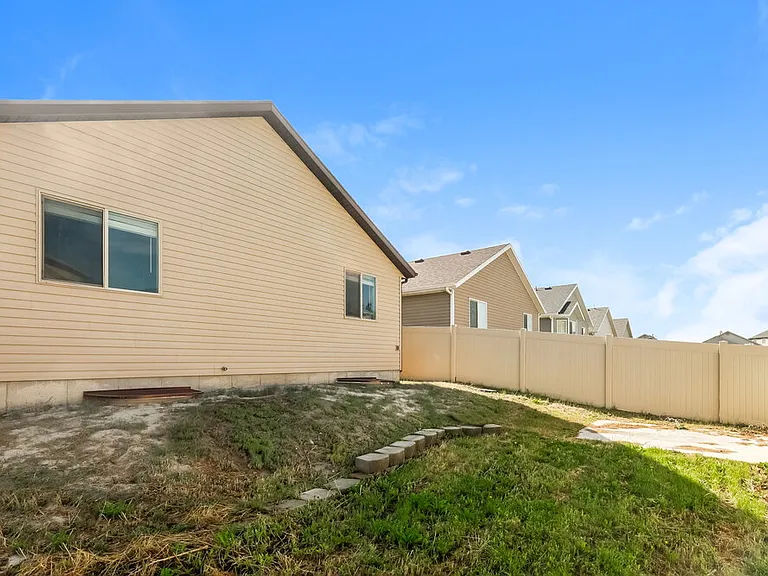 3717 N Bountiful Ln — Photo 18