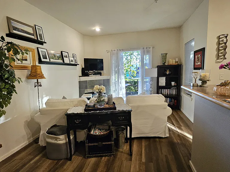 1219 6th Ave N #103 — Photo 4