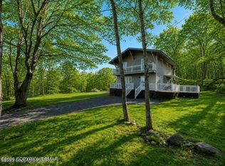 177 Purple Martin Dr, Bushkill, PA 18324