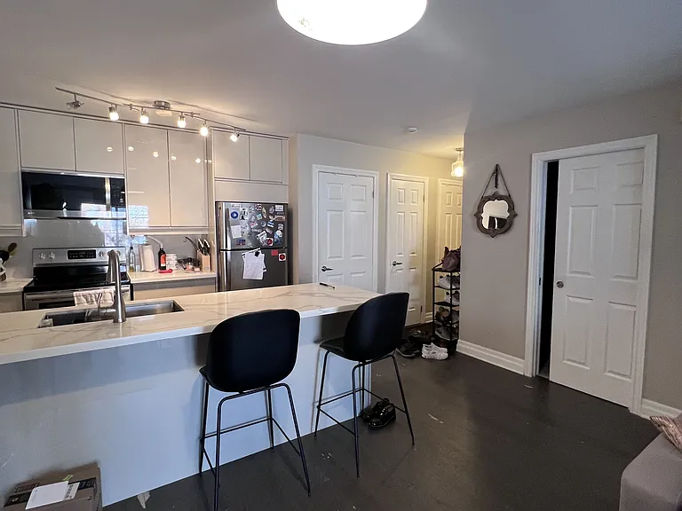 3069 Lakeshore Ave #301 — Photo 5