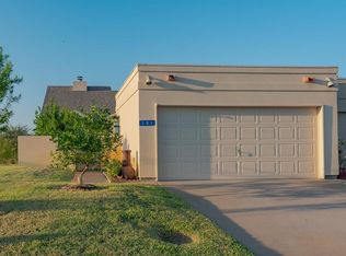 101 Pebble Creek Dr, Rockport, TX 78382