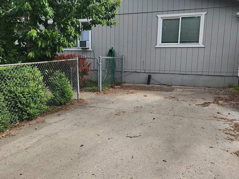 2332 E 6th Ave — Photo 2