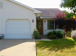 389 Spruce St, Barberton, OH 44203