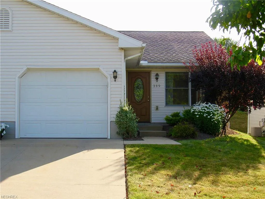 389 Spruce St photo 1