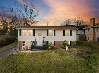 60 Betty Dr, Christiansburg, VA 24073