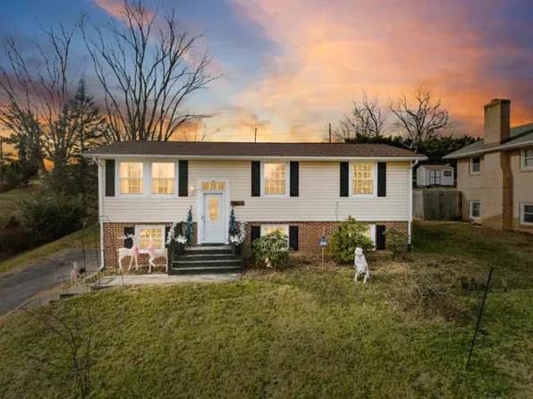 60 Betty Dr, Christiansburg, VA 24073