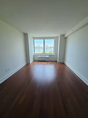 Rented by BLU Real Estate | media 20