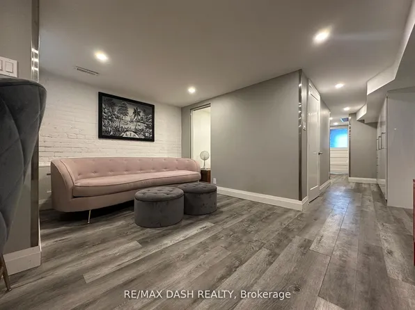 725 Palmerston Ave W #Basement, Toronto, ON M6G 2R3