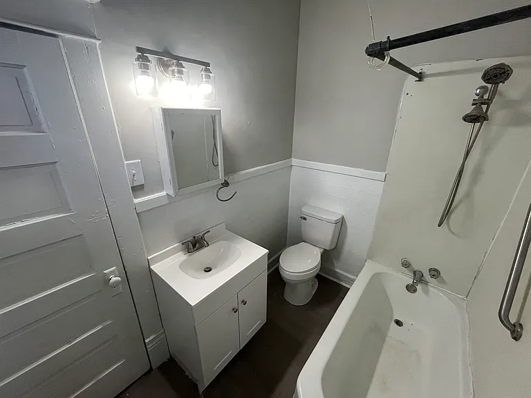2801 N Chamberlain Ave — Photo 7