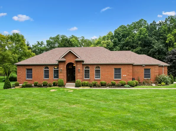 820 Falkirk Dr, Springfield, OH 45502