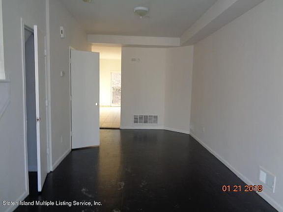 3rd image of 124B Hendricks Ave