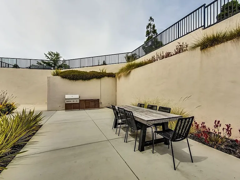 The Paloma at Oakland Hills — Photo 33