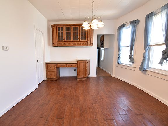 3rd image of 94 Grant St Floor 2