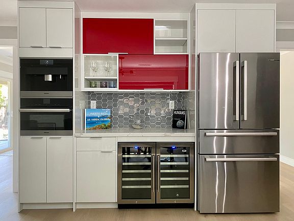 Miele Coffee Machine, Miele Combo Oven + Microwave, Wine-refri, Bosch Refrigerator