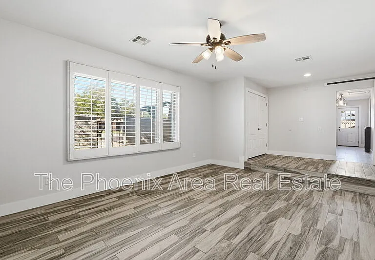 447 E Carson Dr — Photo 10