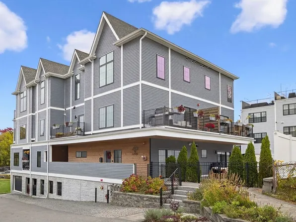 4 Payne St, Dorchester, MA 02122