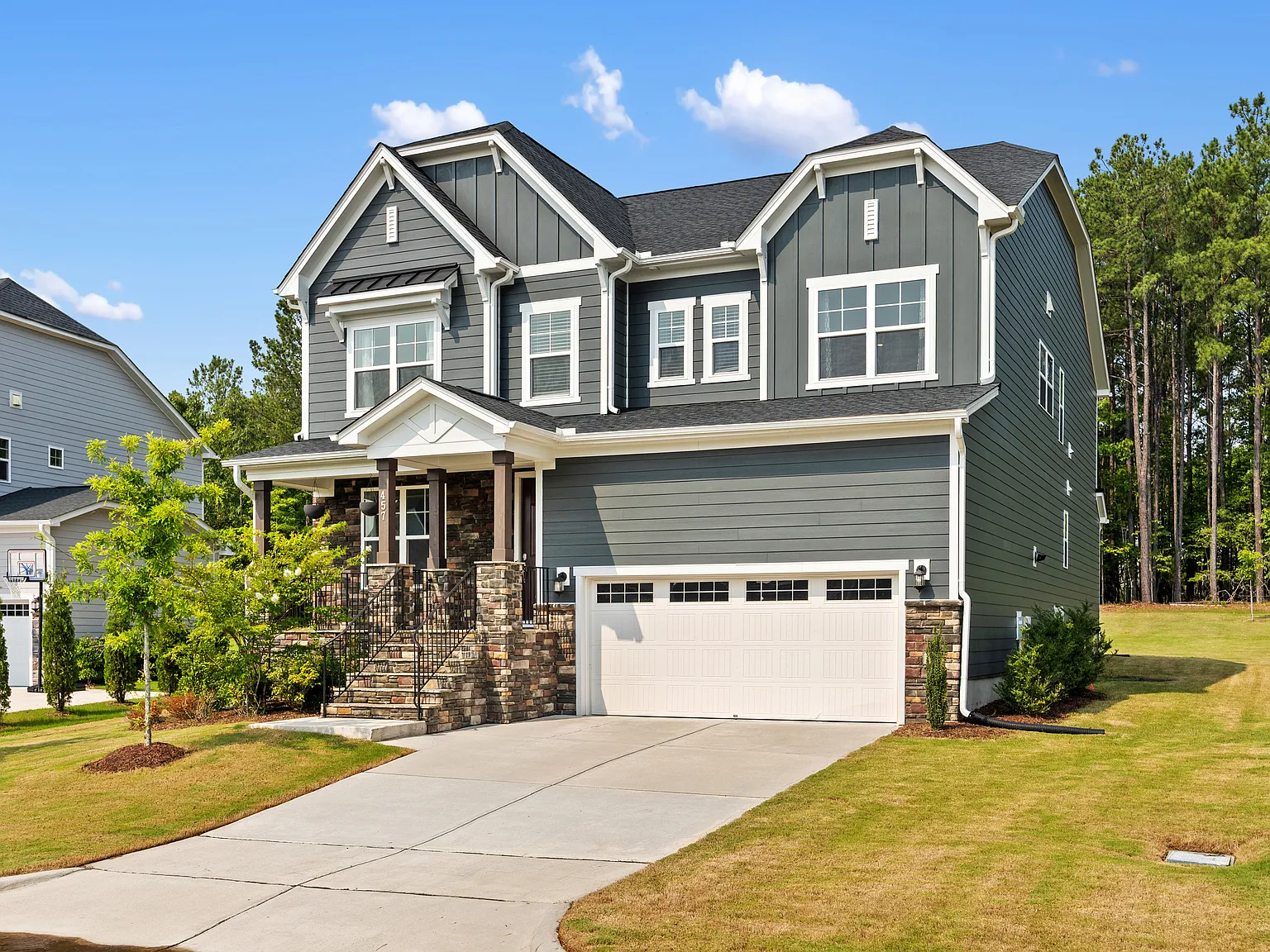 5 bed, 3551 sqft, $3,880 — Photo 3