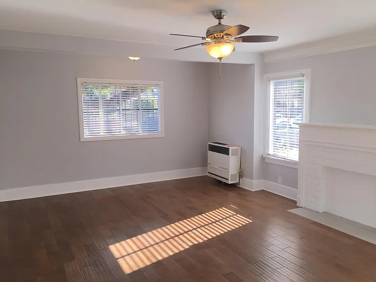 4259 Rosewood Ave — Photo 13