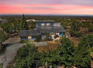 9638 Ponderosa Rd, Pinon Hills, CA 92372