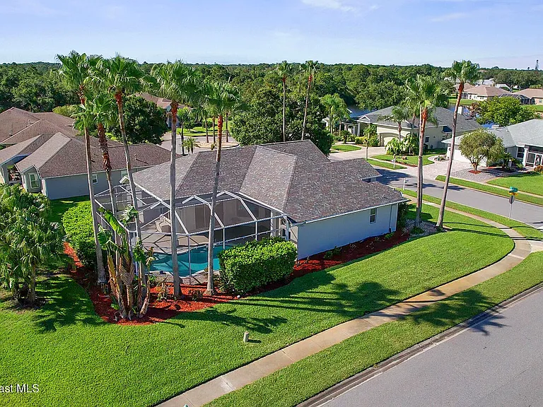 768 Harrier Ct — Photo 8