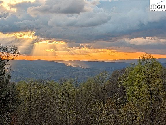 3rd image of 137 Burningbush Trail