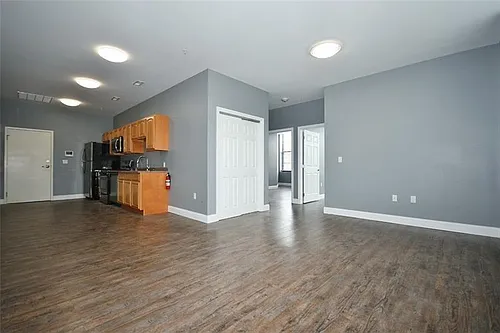 401 9th St #301 Photo 1
