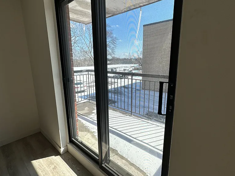 555 Oxford St #201 — Photo 3