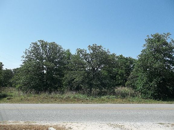 4th image of 233 Sandy Oaks Dr