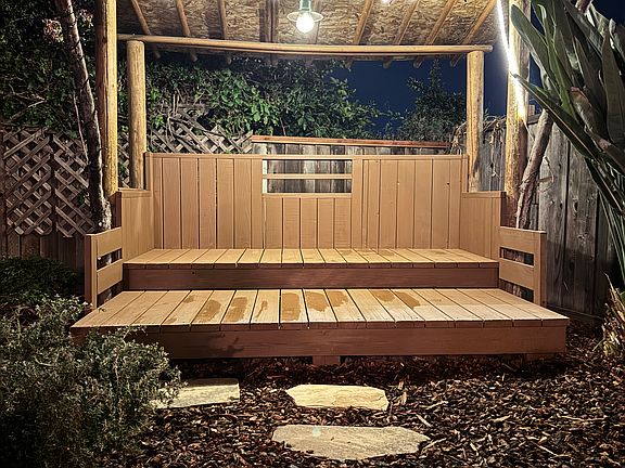 Cabana-style structure